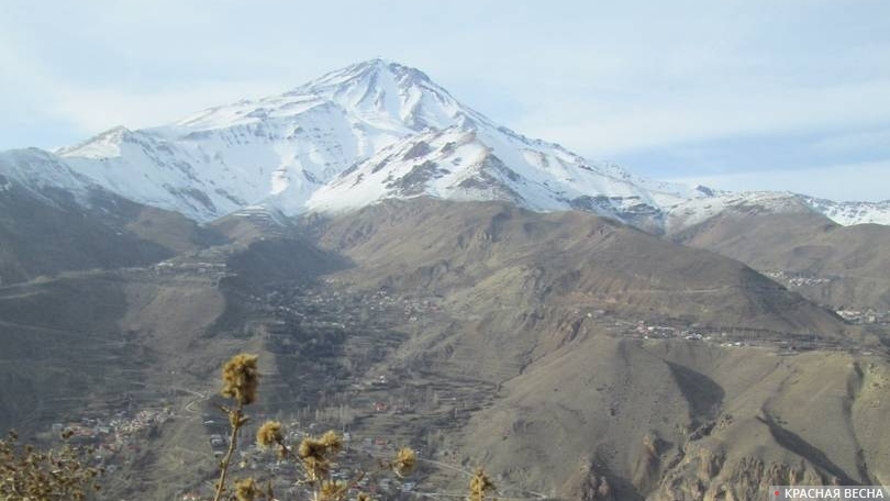 Вид на гору Демавенд, 5610м. Иран