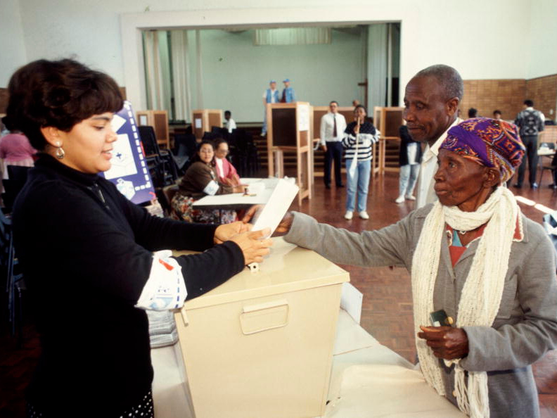 Африка. Избирательный участок