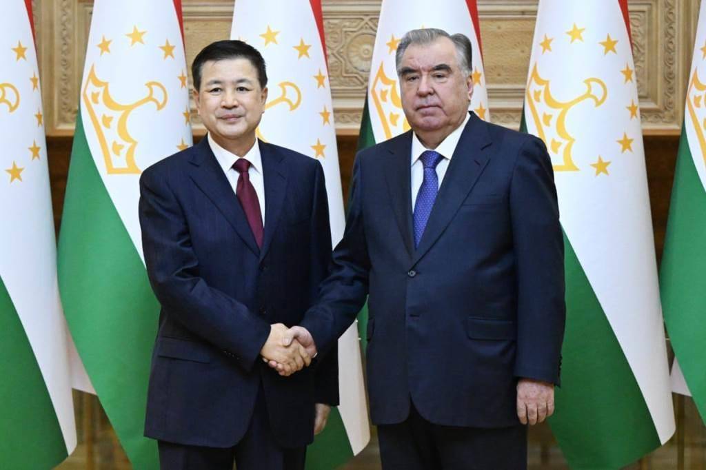 Министр общественной безопасности Китая Ван Сяохуни президент Таджикистана Эмомали Рахмон
