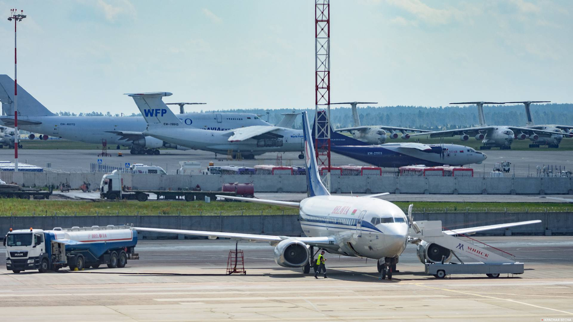 Стоянка самолетов в аэропорту Минск