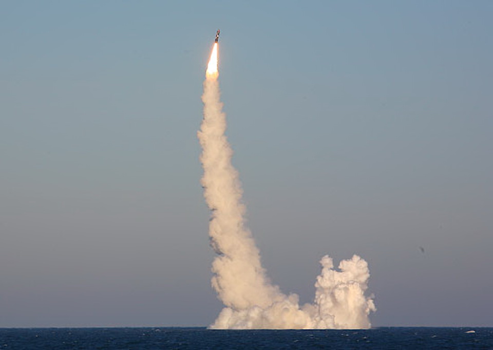 Атомный подводный ракетоносец «Юрий Долгорукий» произвел успешный … автор: mil.ru, лицензия: CC BY 4.0