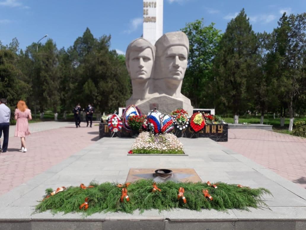 Памятник-монумент и братская могила воинов, погибших при освобождении города