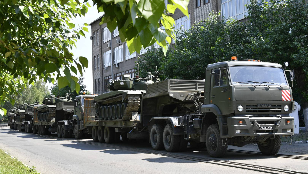 Уралвагонзавод отгрузил боевые болиды для «Танкового биатлона»