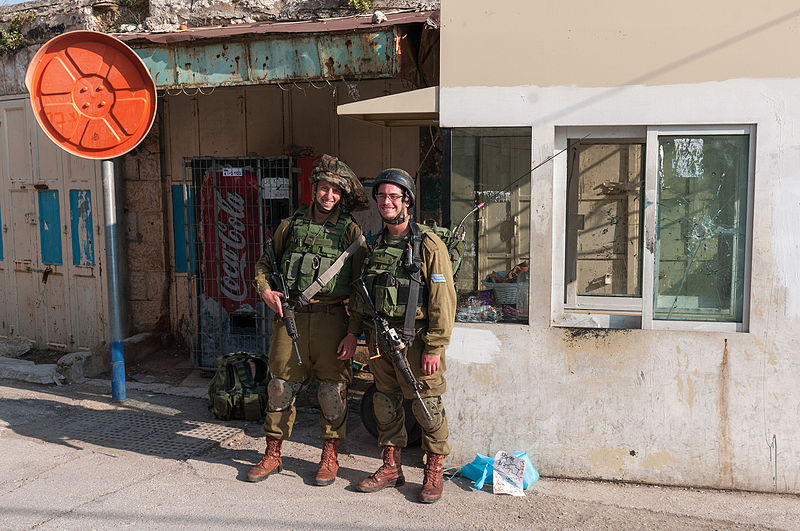 Израильские солдаты в старом городе Хеврона