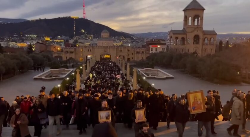 Акция протеста против осквернения иконы Матроны Московской в Тбилиси 13 января 2024 года