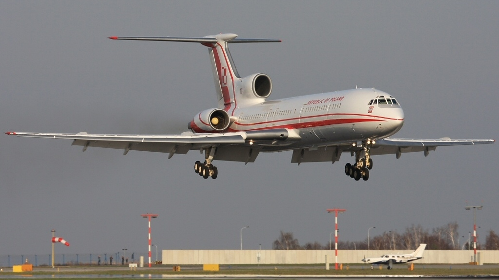 Разбившийся самолёт Ту-154М за 39 часов до катастрофы
