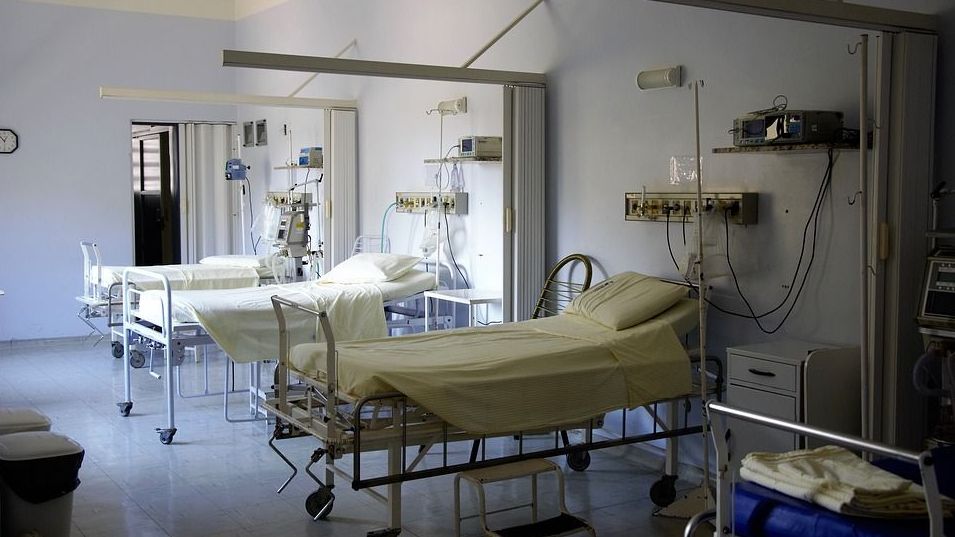 В захваченной Израилем больнице в Газе осталось 700 человек — власти