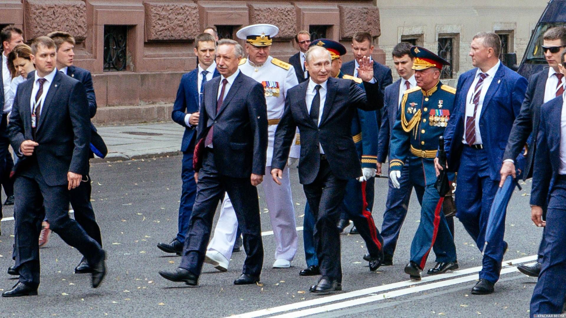 Владимир Путин на Военно-морском параде в Санкт-Петербурге 28.07.2019