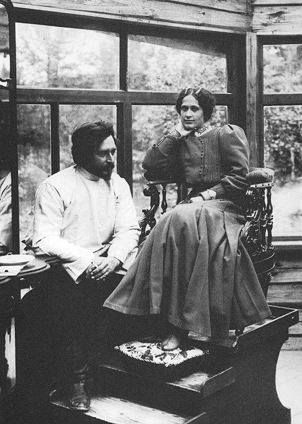 Леонид Андреев с женой А. М. Велигорской в Пенатах. 1903 г.