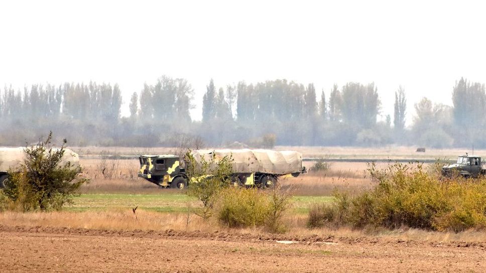 Перемещение зенитного ракетного подразделения войск Украины