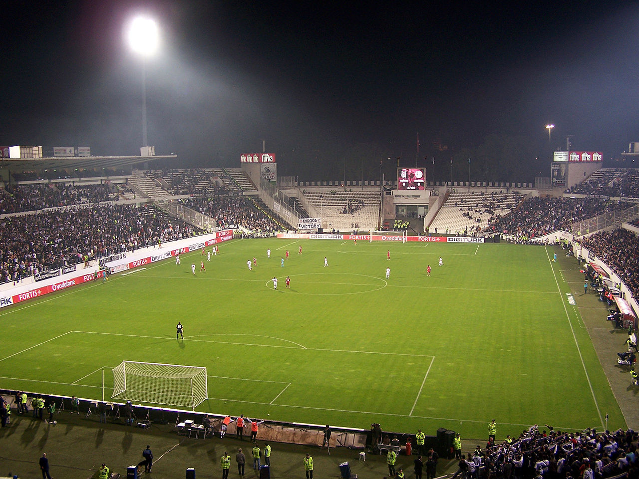 Стадион «Бешикташ» в Стамбуле