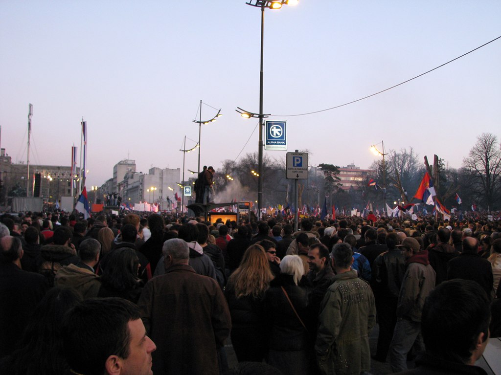 Митинг в Косово