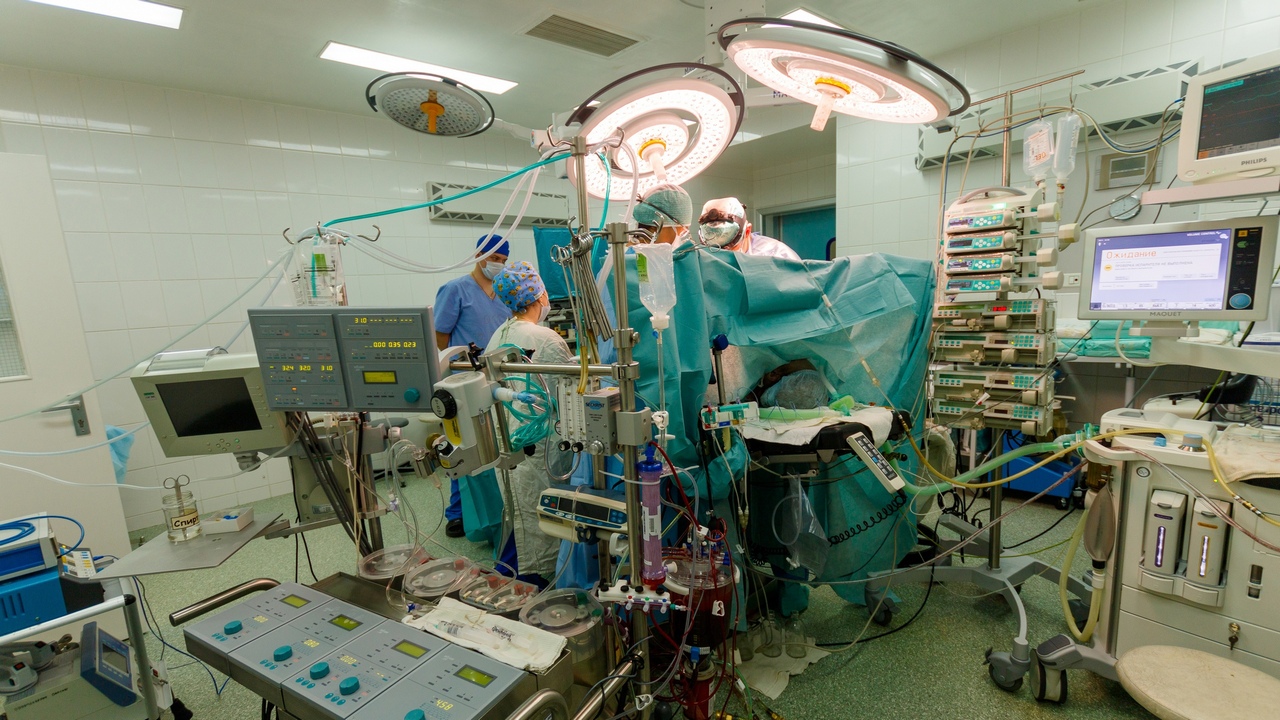 Операция по пересадке сердца в окружной клинической больнице Ханты-Мансийска