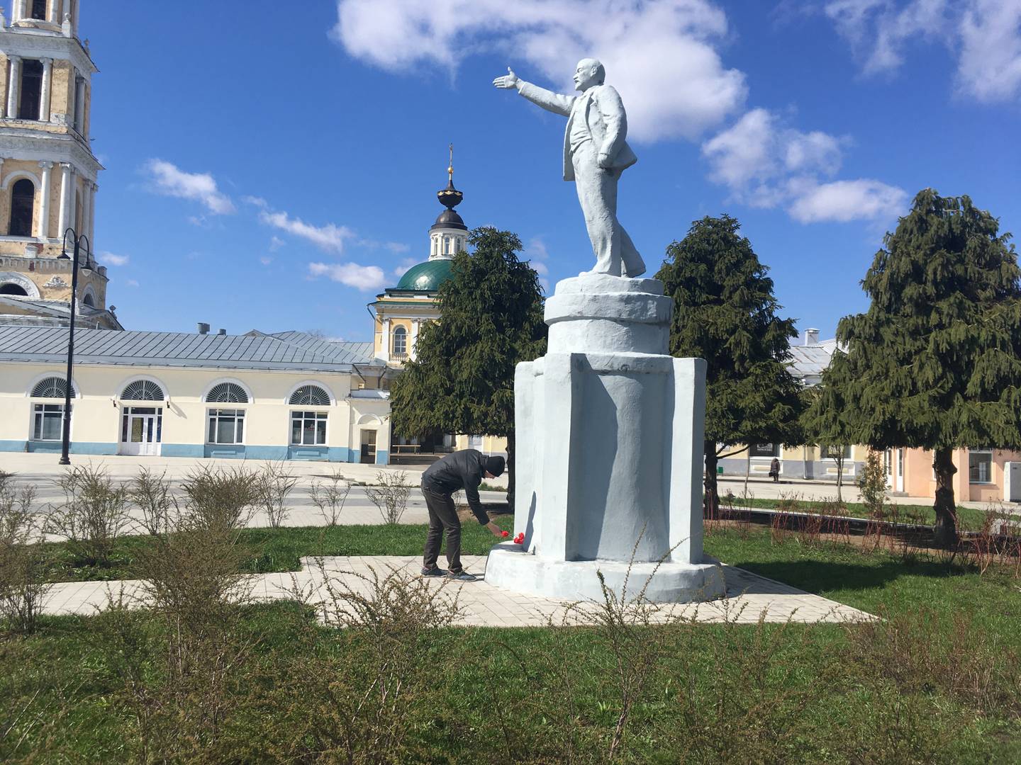 Возложение цветов к памятнику Ленина в Коломне