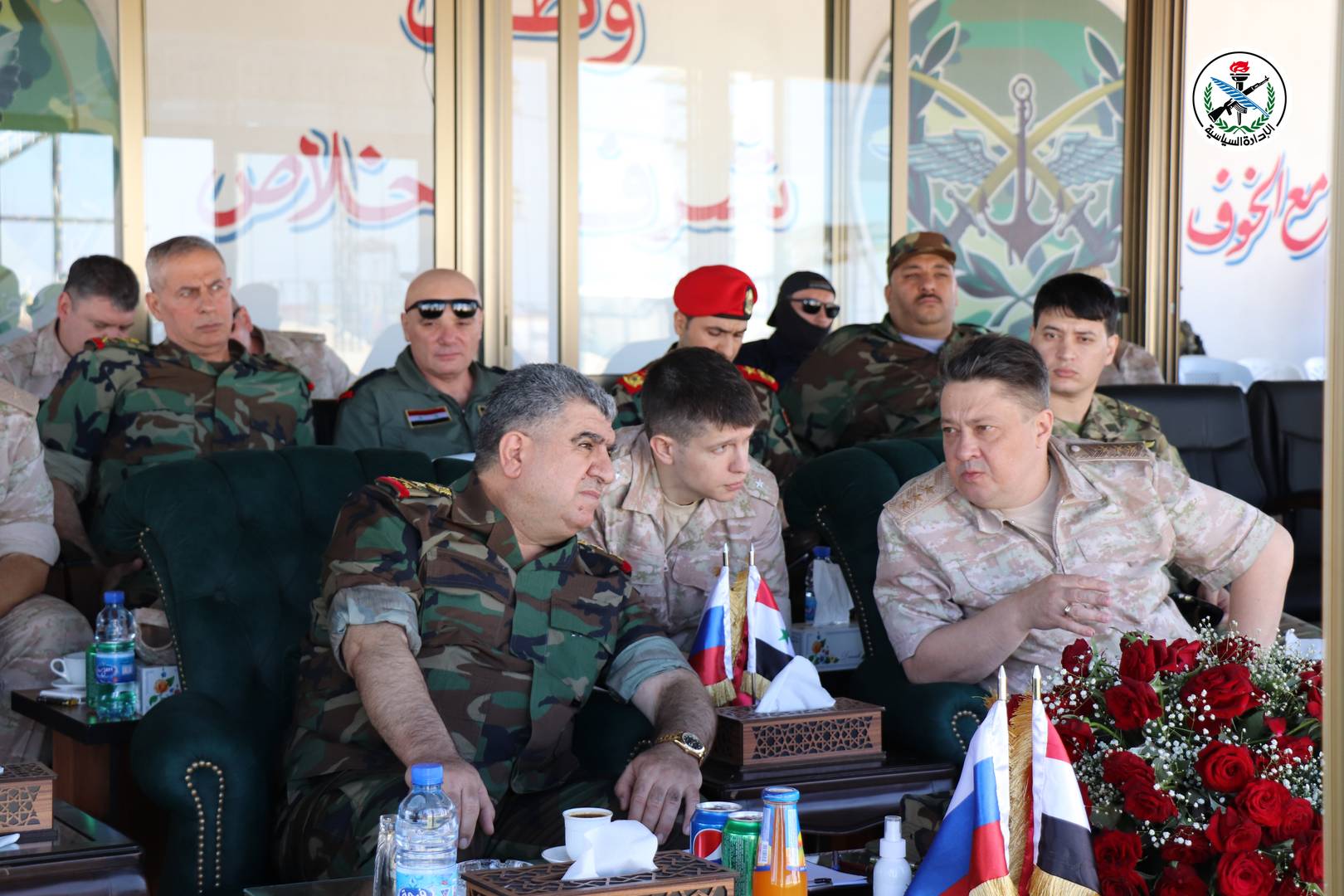 Генерал сирийской армии Али Махмуд Аббас и генерал-полковник ВС РФ Александр Чайко на учениях в Сирии