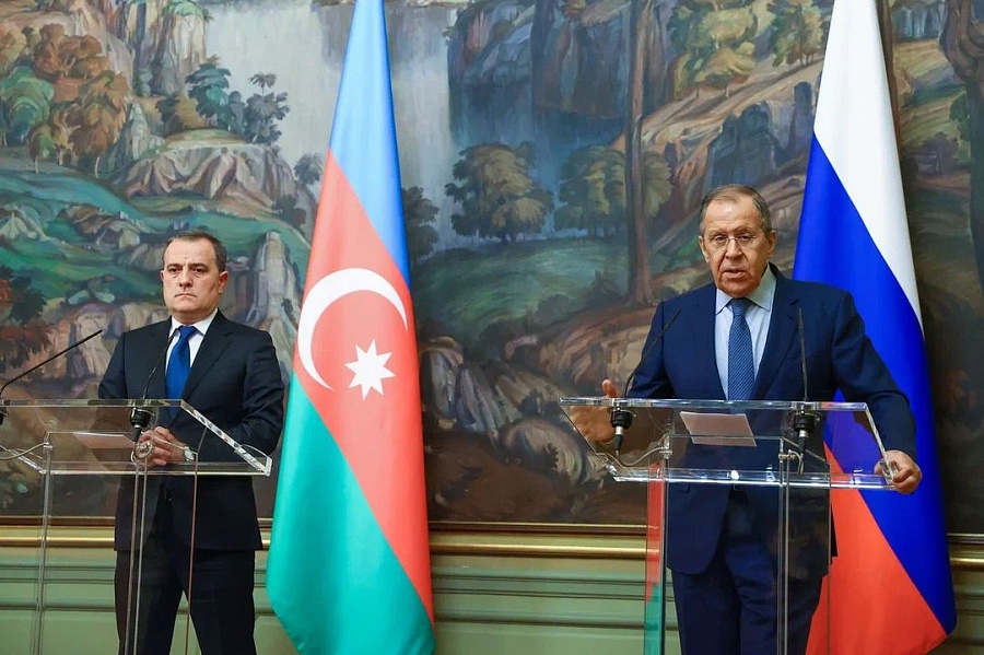 Министры иностранных дел Азербайджана Джейхун Байрамов и России Сергей Лавров, 23 декабря 2022 года, Москва