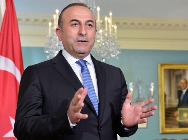 Глава МИД Турции обсудил в Туркмении транспортно-транзитные коридоры