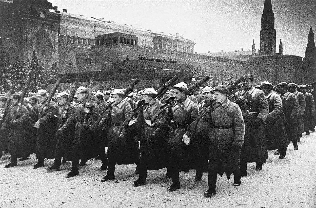 Парад 7 ноября 1941 в москве в фото