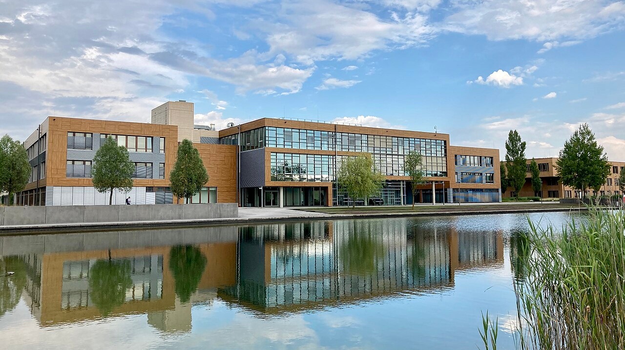 Штаб-квартира Infineon в Нойбиберге, недалеко от Мюнхена
