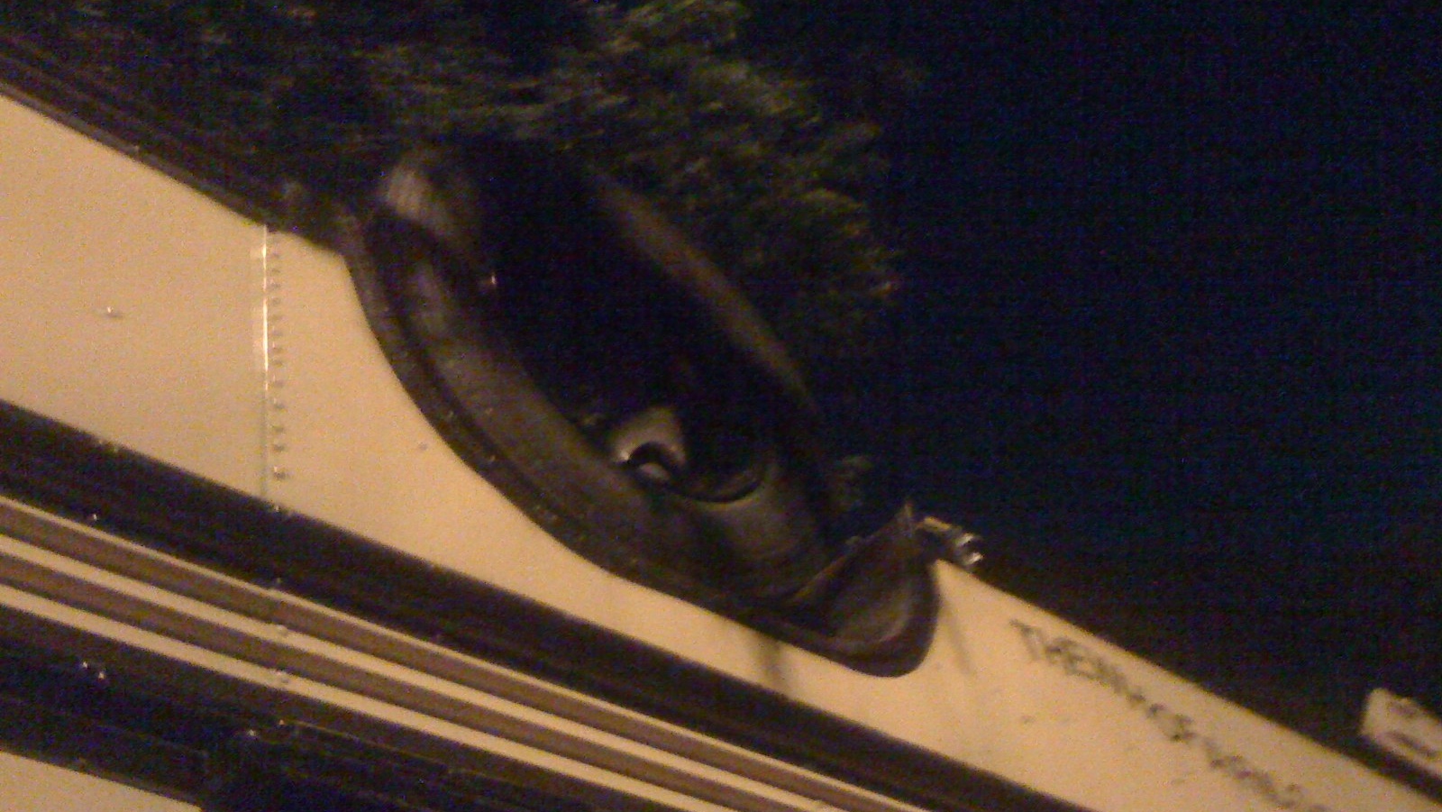 Перевернутый автобус