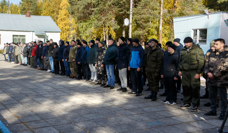 27 сентября 2022 года в Коми проводили вторую команду жителей, призванных на военную службу по мобилизации