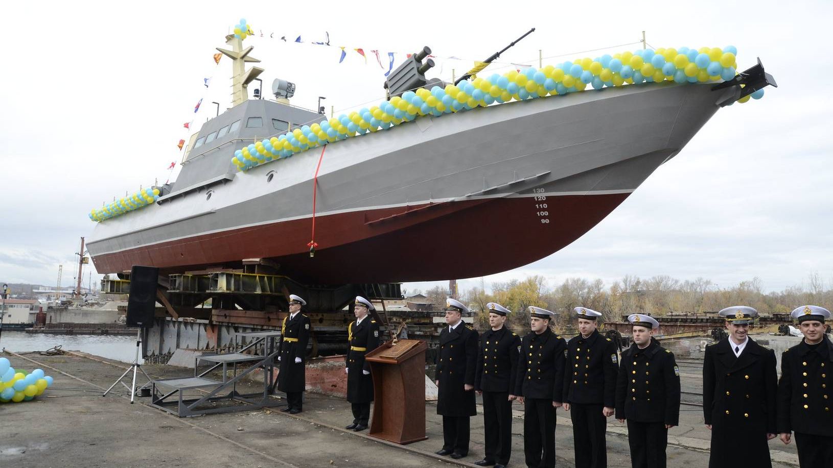 Бронекатер для ВМС Украины «Гюрза-М» перед спуском на воду