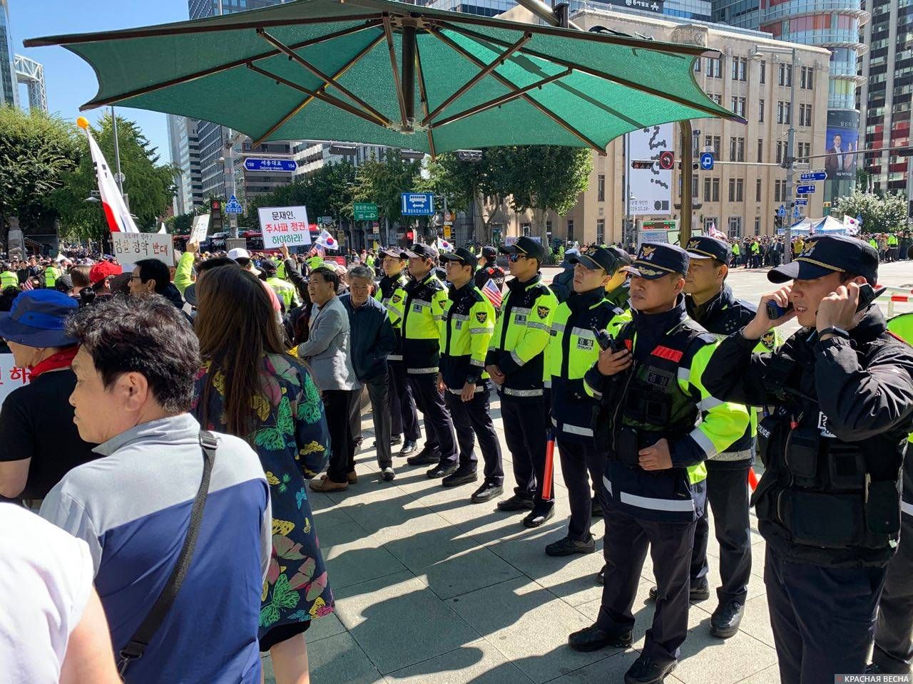 Полиция на праздновании Дня корейской письменности