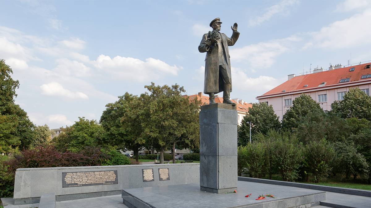 Памятник маршалу Коневу в Праге (сс) Gampe