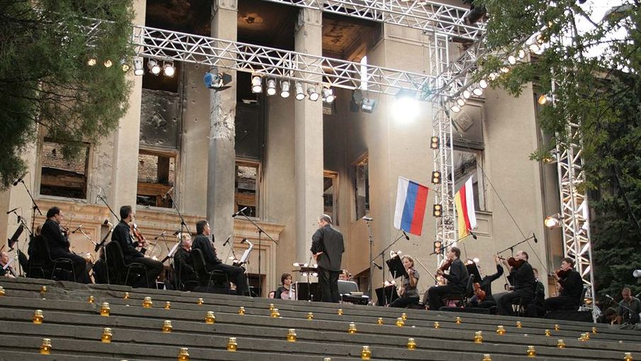 Валерий Гергиев с оркестром 21.08.2008. Цхинвали