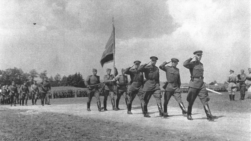 Смотр советских войск в Чехословакии. 1945 г.