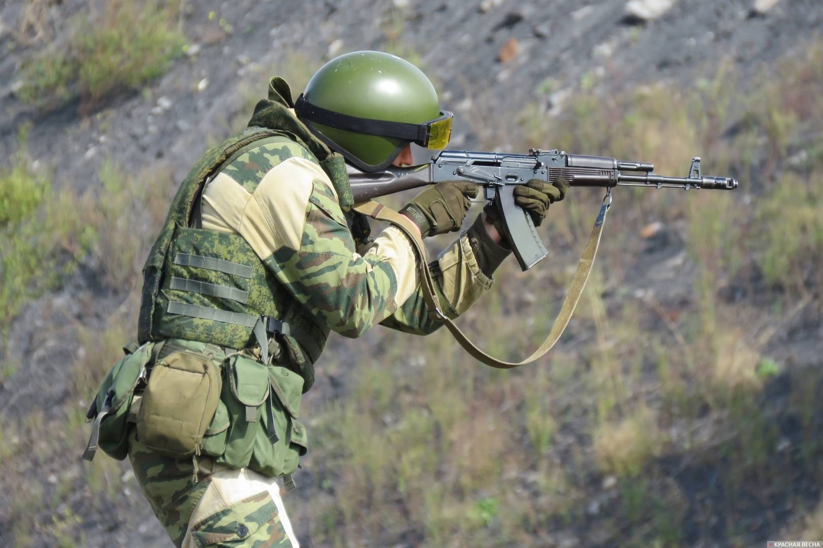 Боец вооруженных сил ДНР