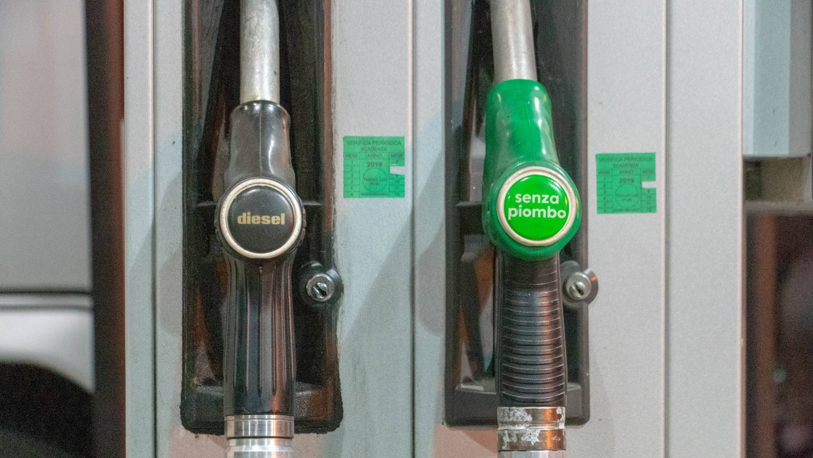 Цены на бензин в Великобритании поставили новый рекорд