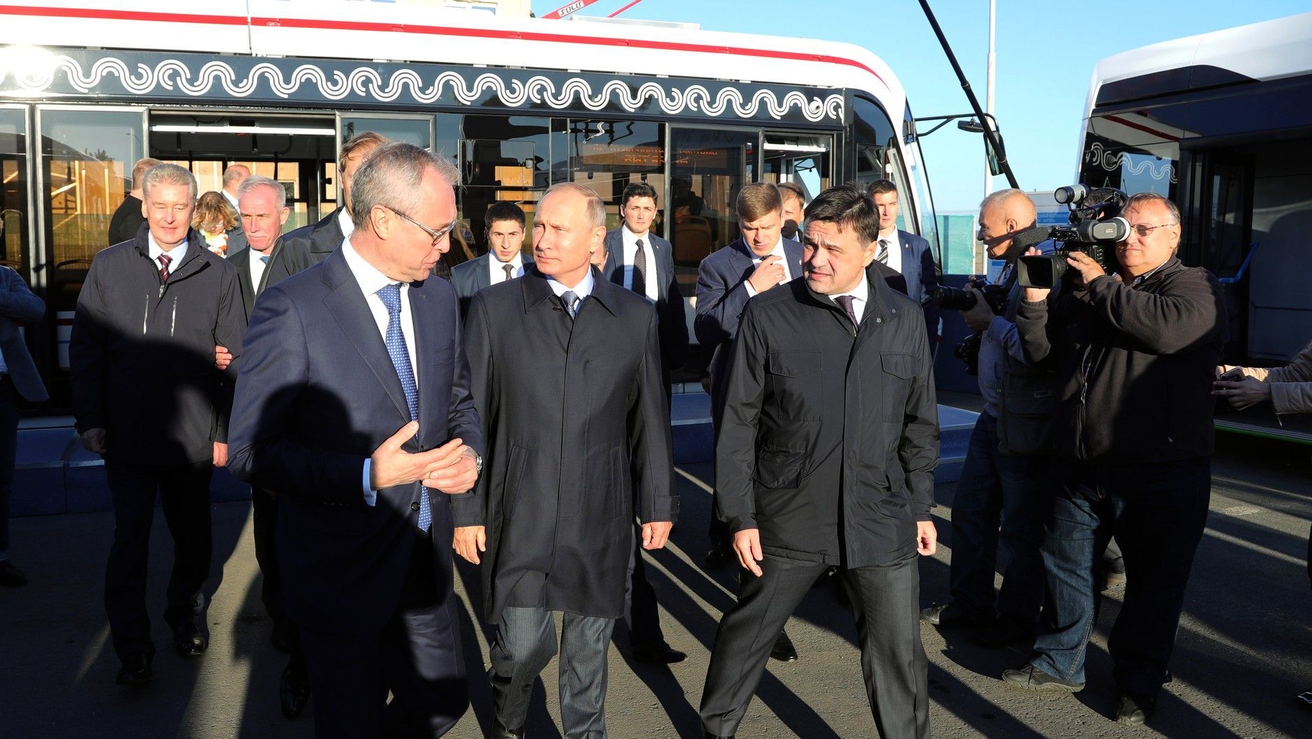 Путин на выставке «Городской транспорт — перспективы будущего»