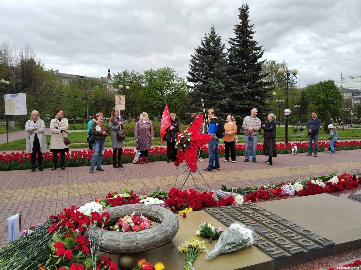 Исполнение песен победы, Мемориальный комплекс на Плошади Победы, Калуга