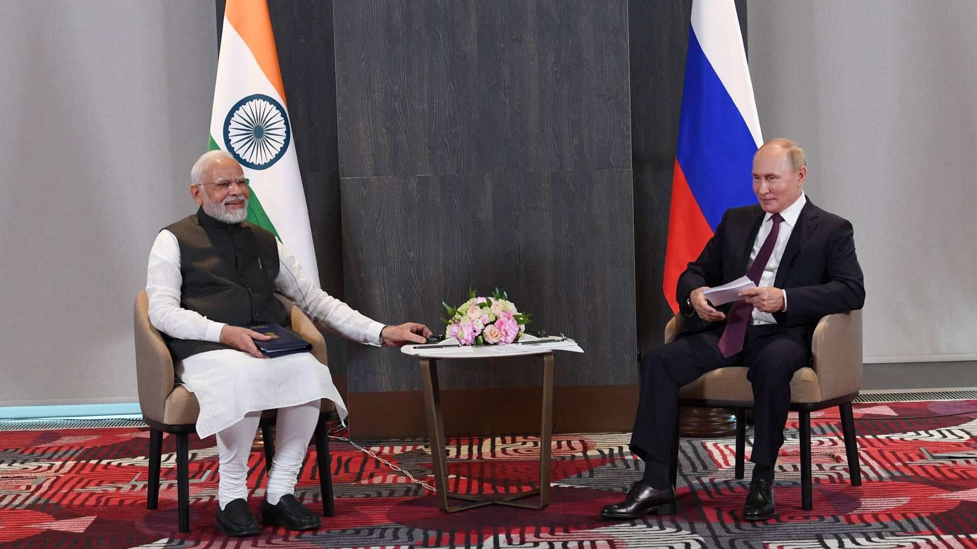 Нарендра Моди и Владимир Путин (архивная фотография)