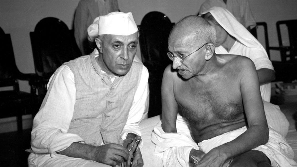 Джавахарлал Неру и Махатма Ганди в 1942 году