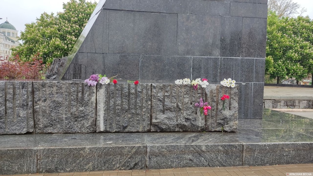 Донецк, 9 мая 2023 года. Памятник Ленину на центральной площади