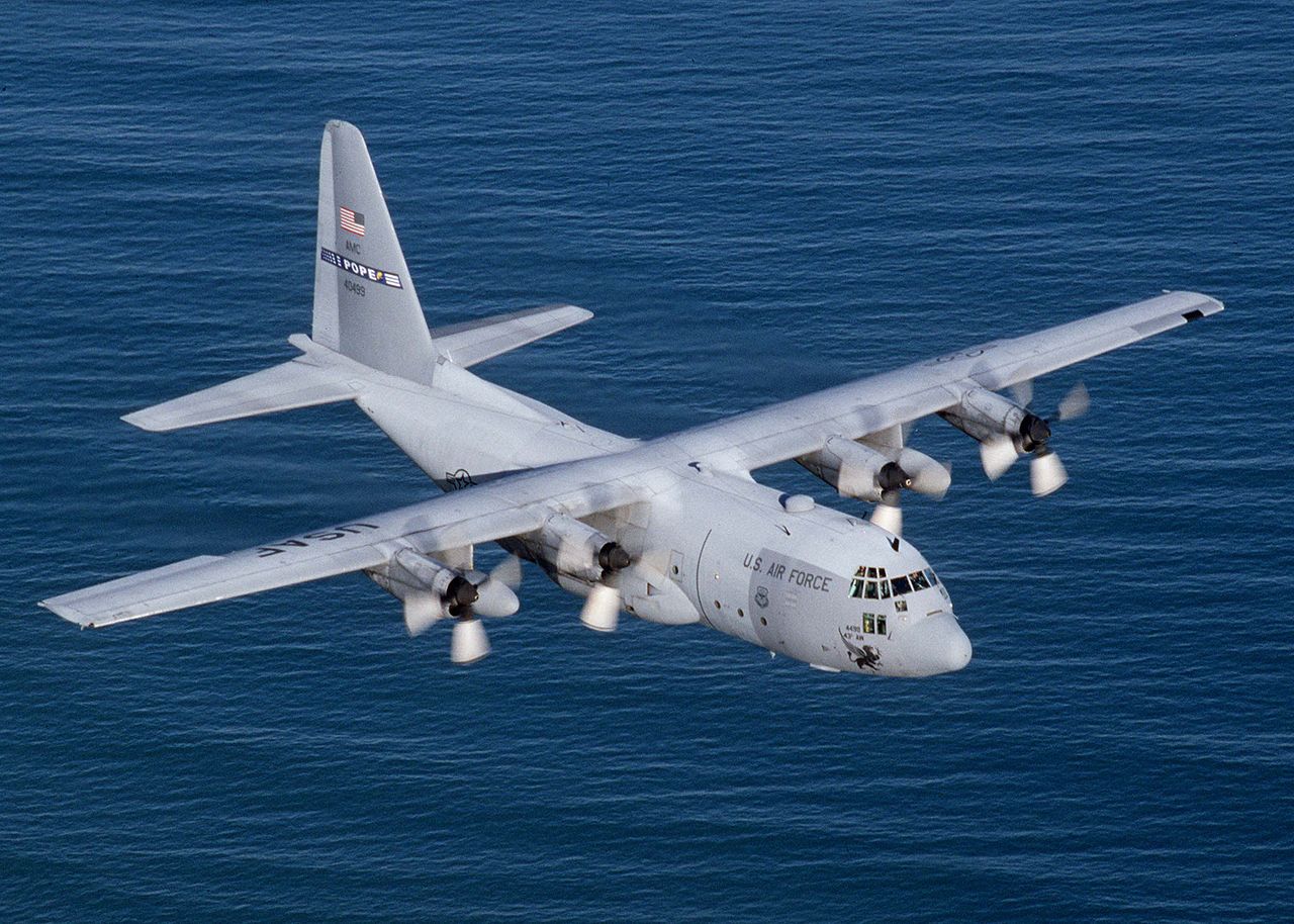 Американский военно- транспортный самолёт C-130 [af.mil]