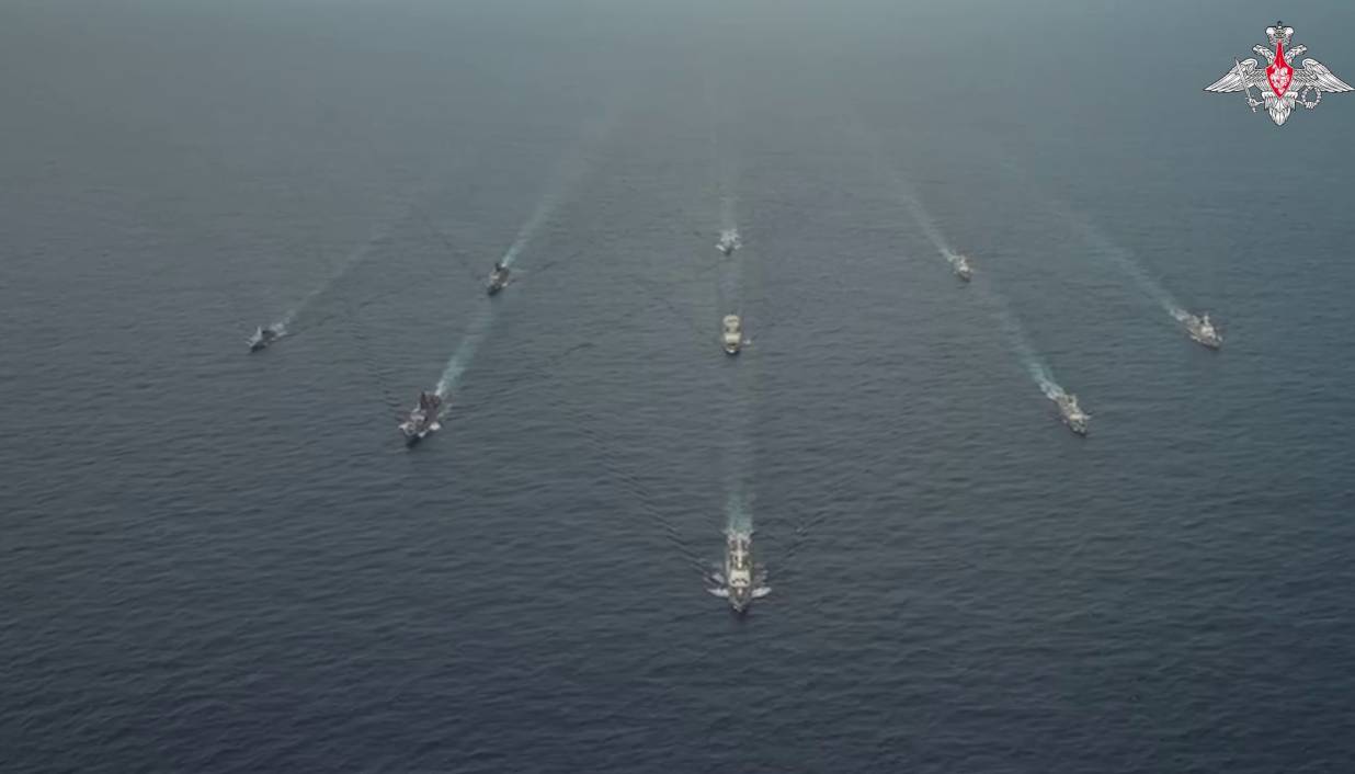 Совместное патрулирование кораблей КНР и России