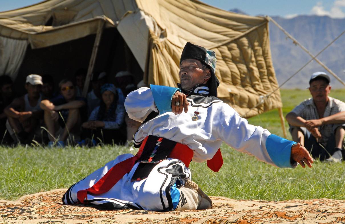 Монгольский танец