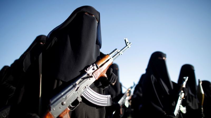 Вооруженные женщины-хуситы