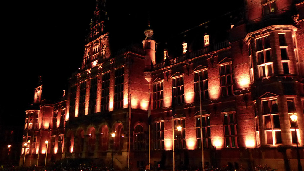 Гронингенский университет ночью