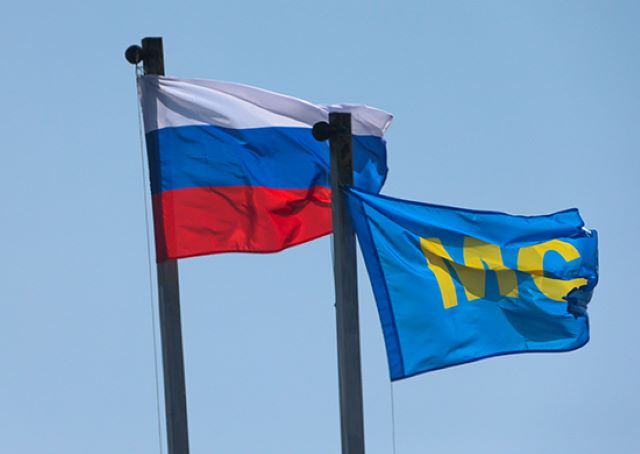 Флаги РФ и российских миротворческих сил