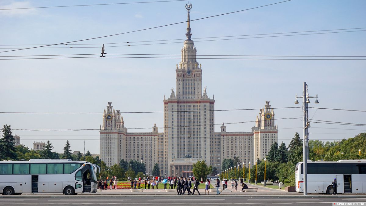 Мгу статистика. Проспект Вернадского МГУ. Храм при МГУ на проспекте Вернадского. Дом студента на проспекте Вернадского МГУ. На какой станции МГУ.