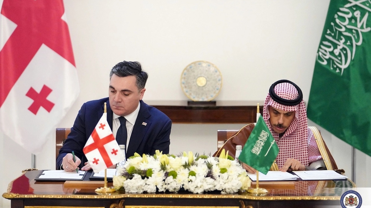 Главы МИД Грузии и Саудовской Аравии Илья Дарчиашвили и принц Фейсал бин Фархан