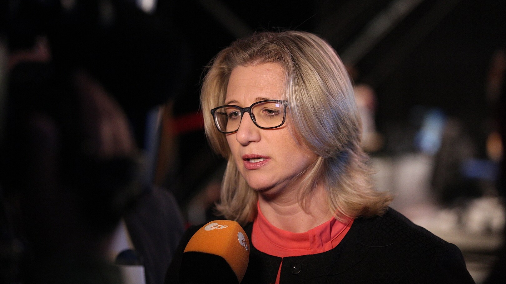 Анке Релингер