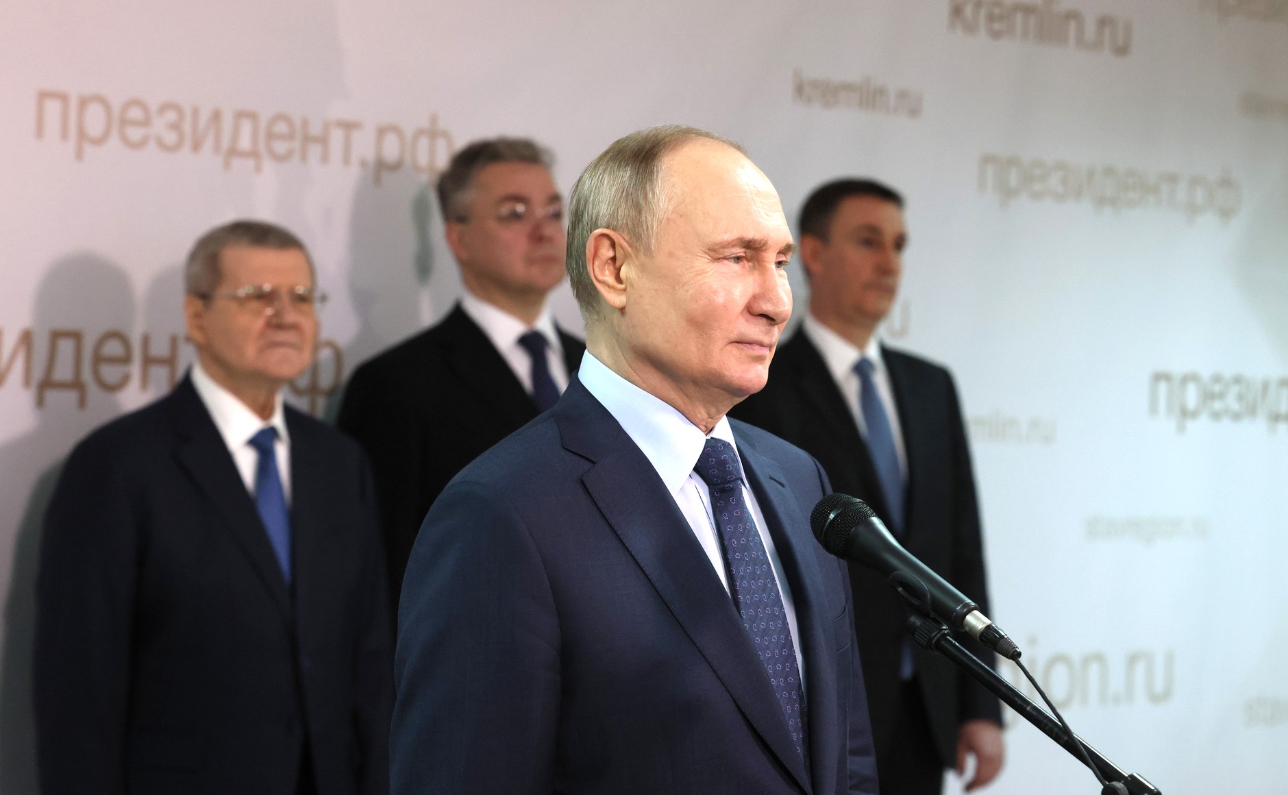 Владимир Путин в ходе церемонии открытия новых промышленных объектов в регионах России (в режиме видеоконференции)