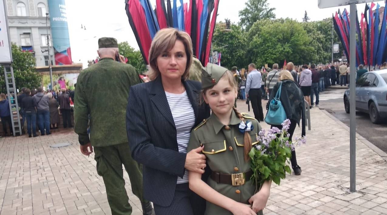 Жительницы Донецка на празднике Победы 9 мая