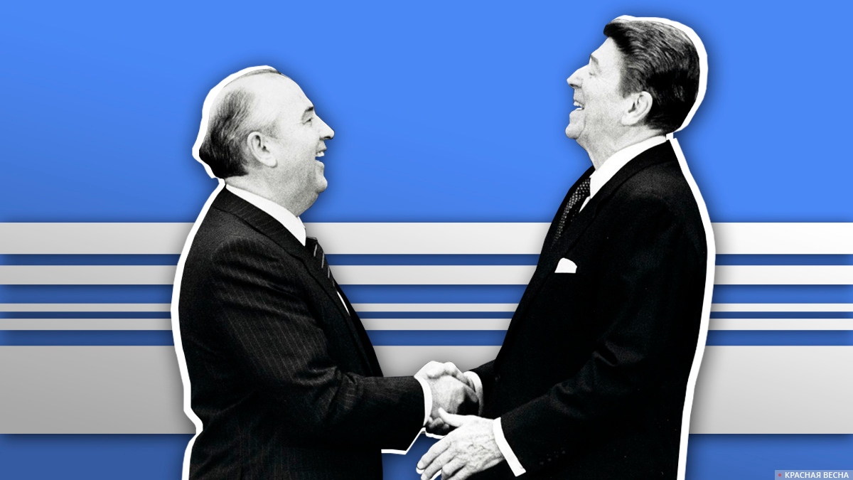 Горбачев (слева)
