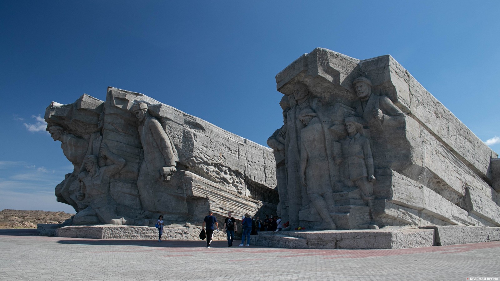 Вход в музей Аджимушкайские каменоломни. Керчь, Крым